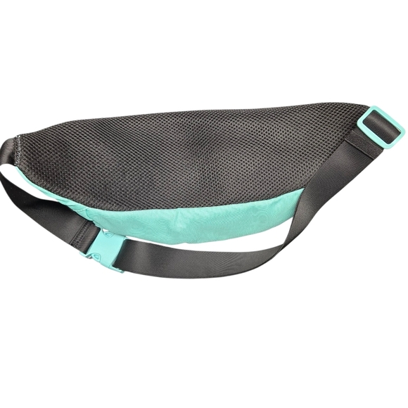 2024 Disney Lilo & Stich And Scrump Green Belt Bag - Picture 2 of 5